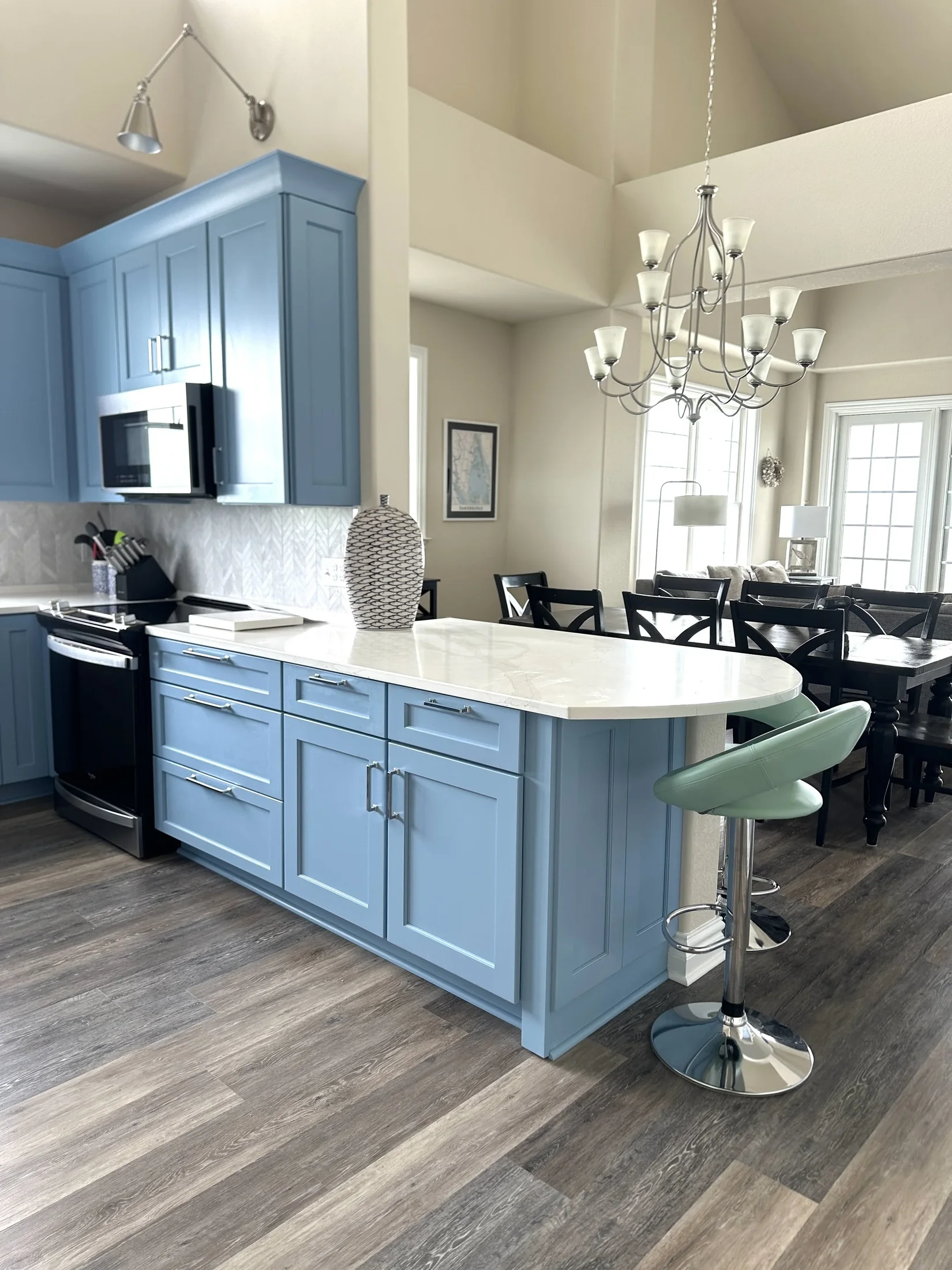Blue and white cabinet composition
